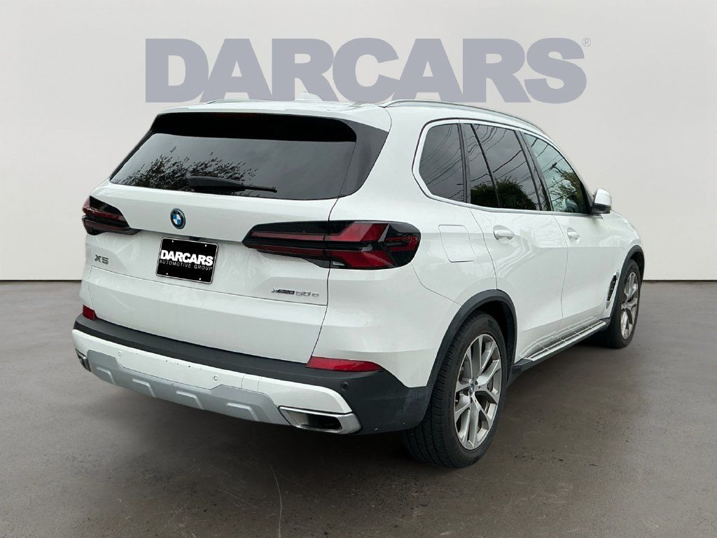 Used 2025 BMW X5 xDrive50e AWD/4WD image 7