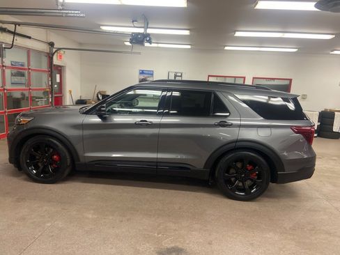 Used 2024 Ford Explorer ST w/ Equipment Group 401A image 7