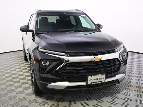 Used 2025 Chevrolet TrailBlazer LT AWD/4WD image 9