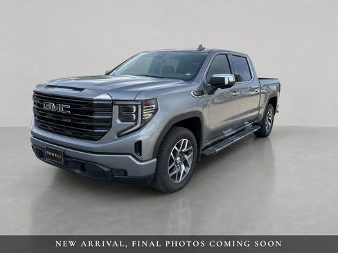 Used 2024 GMC Sierra 1500 SLT AWD/4WD image 1