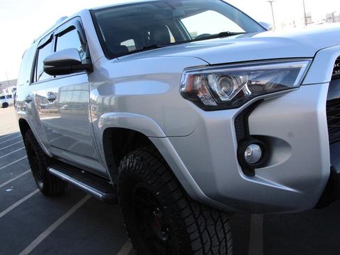 Used 2018 Toyota 4Runner SR5 Premium image 43