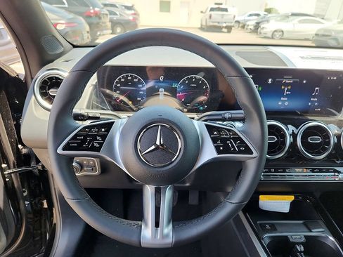 New 2025 Mercedes-Benz GLB 250 image 21