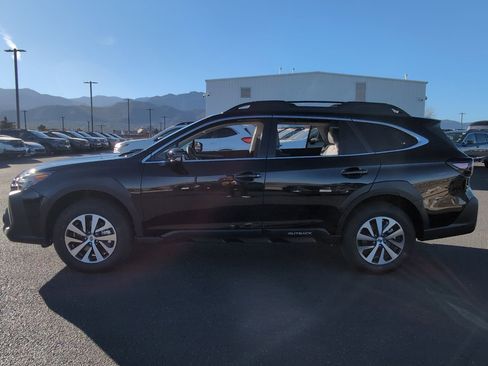New 2025 Subaru Outback Premium image 4