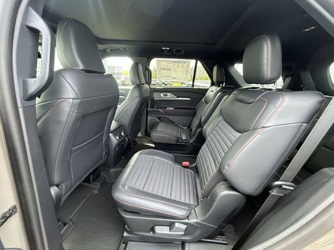 New 2026 Ford Explorer ST-Line w/ ST-Line Street Pack AWD/4WD image 28