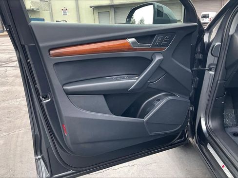 Used 2023 Audi Q5 2.0T Premium w/ Convenience Package image 26