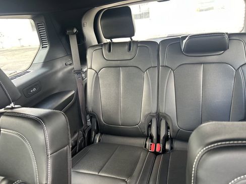 Used 2025 Jeep Grand Cherokee L Limited w/ Luxury Tech Group II AWD/4WD image 7