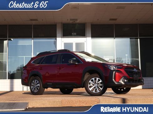 Used 2025 Subaru Outback Premium w/ Popular Package #1A AWD/4WD image 2