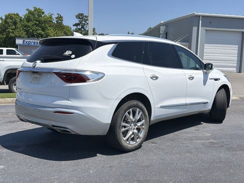Used 2022 Buick Enclave Premium image 12
