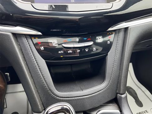Used 2022 Cadillac XT6 Sport image 18