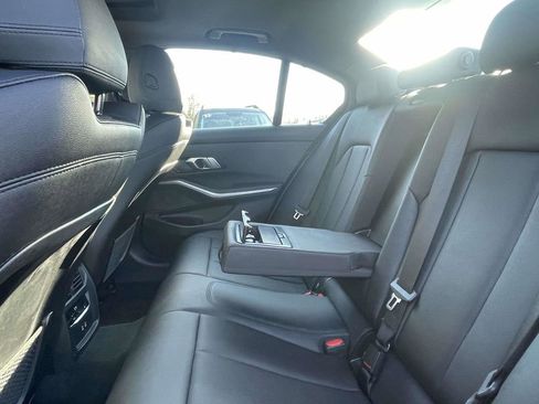 Used 2021 BMW 330i Sedan w/ M Sport Package image 19