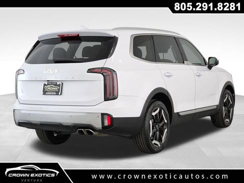 Used 2024 Kia Telluride EX w/ EX Captain's Chair Package image 7