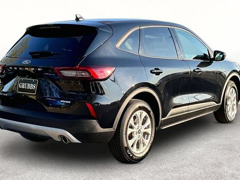 Used 2025 Ford Escape Active AWD/4WD image 2