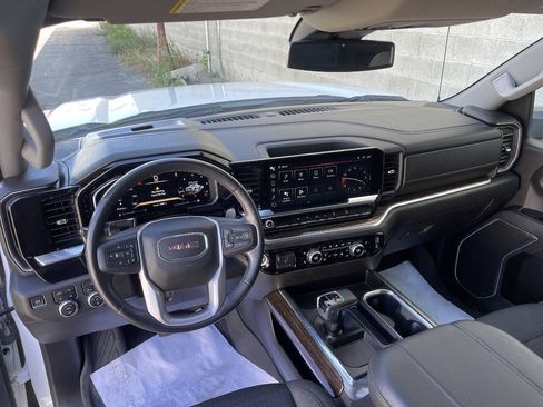 Used 2023 GMC Sierra 1500 Elevation AWD/4WD image 14