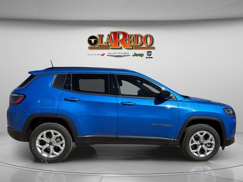 New 2026 Jeep Compass Latitude image 8