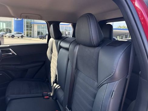 Used 2025 Mitsubishi Outlander SE FWD image 26