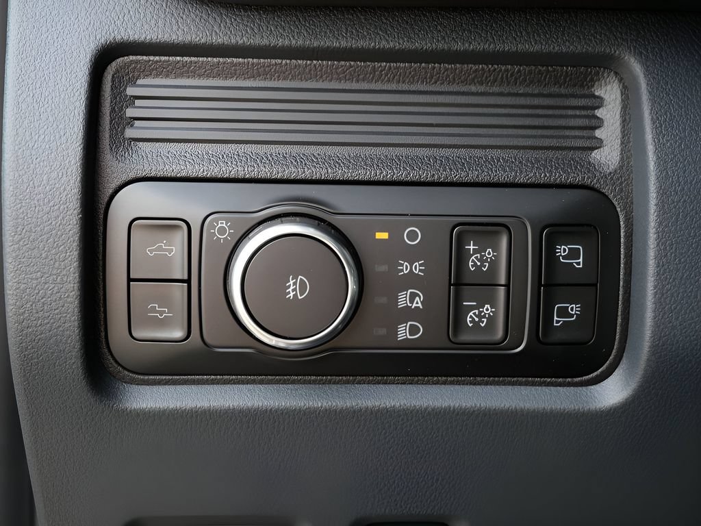 Used 2025 Ford F250 Platinum AWD/4WD image 17