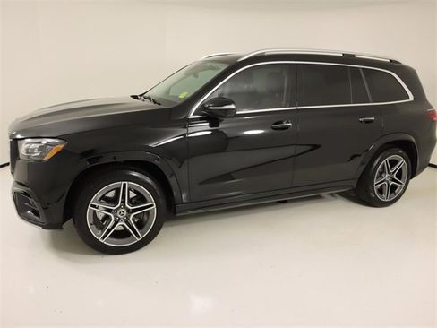 Used 2024 Mercedes-Benz GLS 450 4MATIC image 2