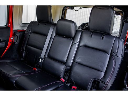 Used 2019 Jeep Wrangler Unlimited Rubicon w/ Dual Top Group image 23