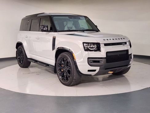 Used 2026 Land Rover Defender 110 OCTA image 7