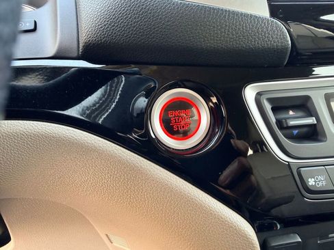 Used 2016 Honda Pilot Touring image 6