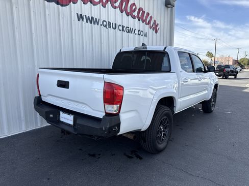 Used 2017 Toyota Tacoma SR5 image 28