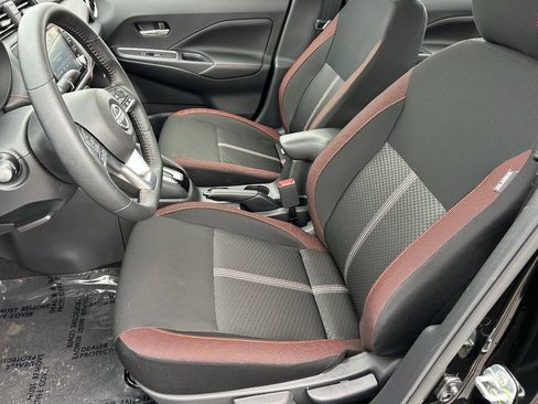 Used 2025 Nissan Versa SR w/ Trunk Package image 22