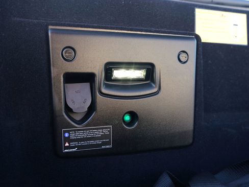 Used 2023 McLaren Artura RWD image 10