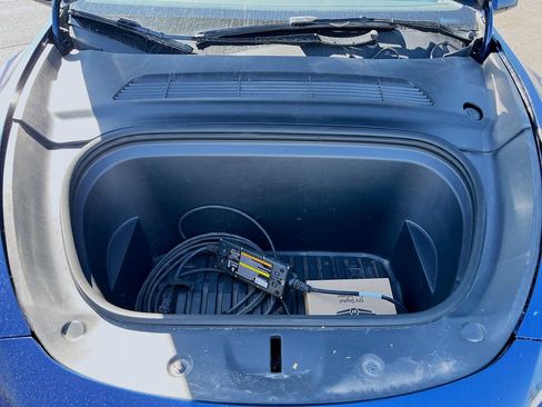 Used 2024 Tesla Model Y 2WD image 29