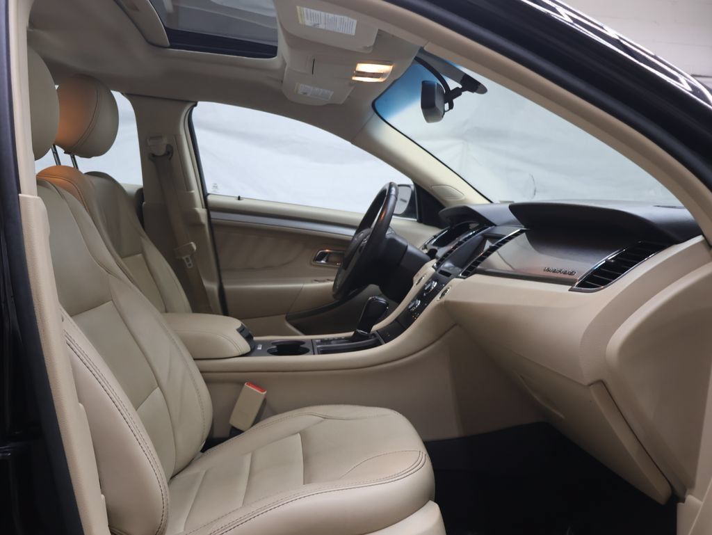 Used 2018 Ford Taurus SEL w/ Equipment Group 201A AWD/4WD image 9