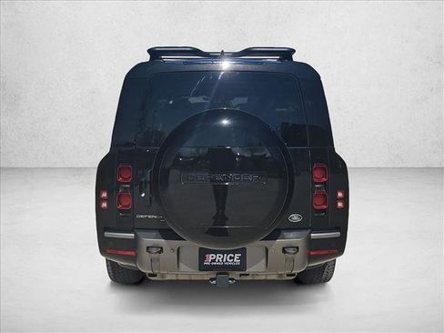 Used 2023 Land Rover Defender 130 X-Dynamic SE image 7