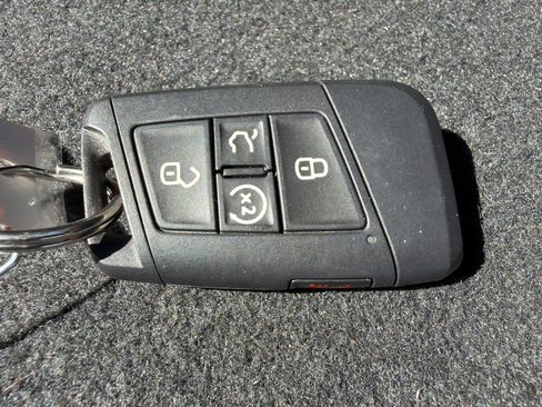 Used 2022 Volkswagen Tiguan SE w/ Panoramic Sunroof Package image 20