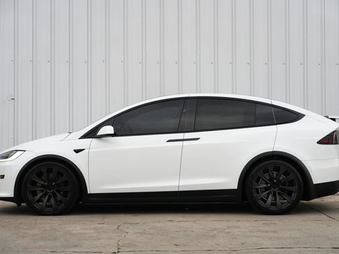 Used 2023 Tesla Model X image 9