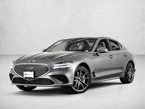 Used 2025 Genesis G70 2.5T image 1