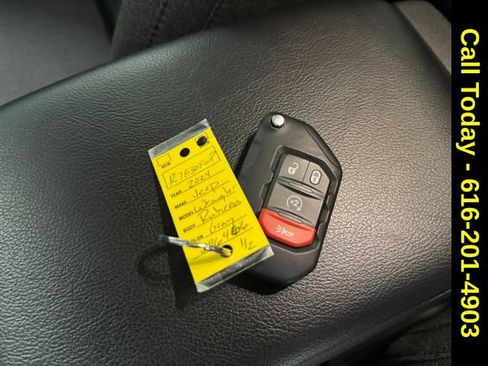 Used 2024 Jeep Wrangler Unlimited Rubicon w/ Safety Group image 26