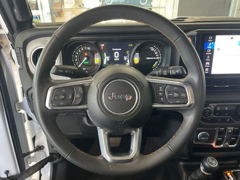 Used 2024 Jeep Wrangler Unlimited Sahara AWD/4WD image 12