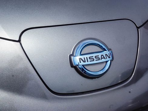 Used 2015 Nissan Leaf SL w/ Premium Package FWD image 11