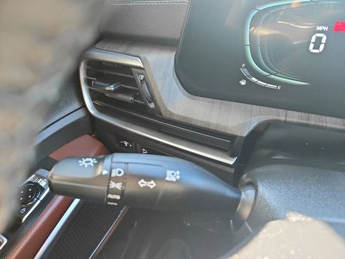 Used 2024 Kia Telluride EX w/ EX Captain's Chair Package image 20