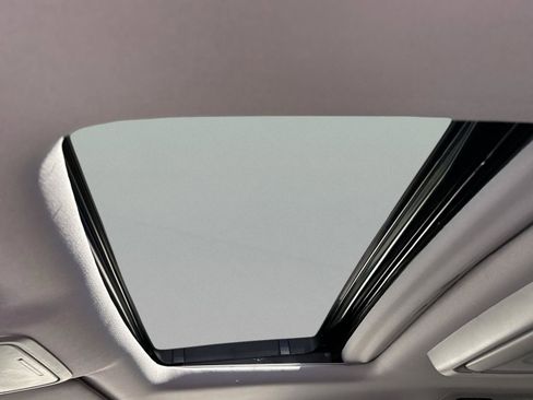 Certified 2024 Honda Odyssey Elite image 32