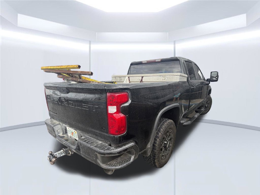 Used 2021 Chevrolet Silverado 2500 LT w/ Midnight Edition AWD/4WD image 6