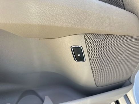 Used 2017 Ford Fusion SE FWD image 13