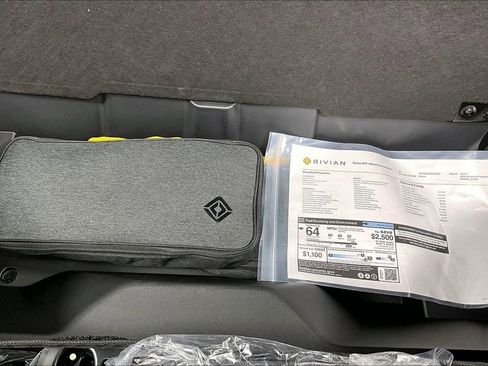 Used 2023 Rivian R1T Adventure image 31