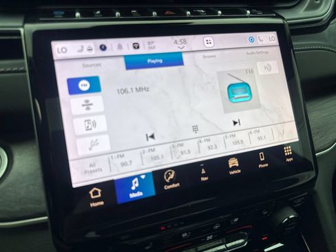 Used 2022 Jeep Grand Cherokee Limited 4xe w/ Luxury Tech Group II AWD/4WD image 65