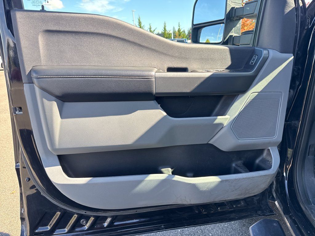 Used 2025 Ford F250 XLT w/ FX4 Off-Road Package AWD/4WD image 5