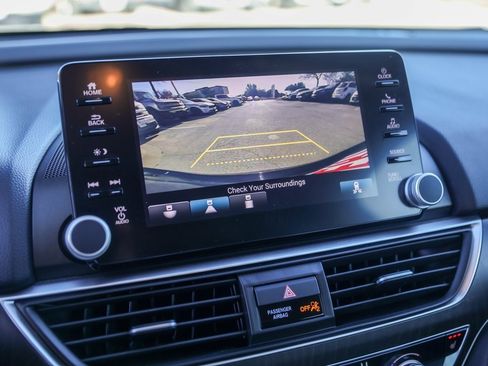 Used 2018 Honda Accord EX image 17