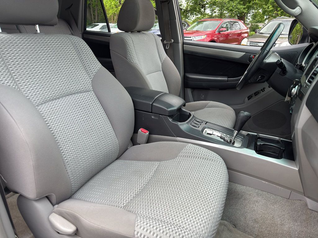 Used 2008 Toyota 4Runner SR5 AWD/4WD image 18