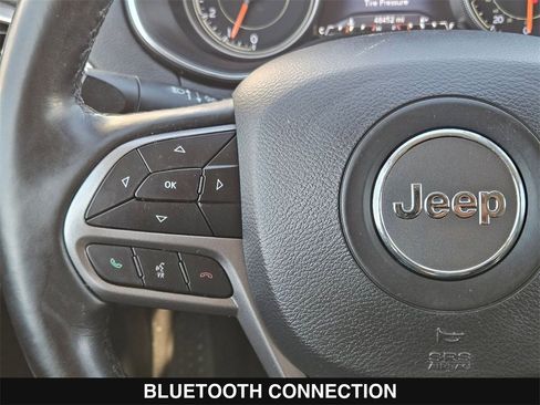 Used 2020 Jeep Cherokee Limited image 23