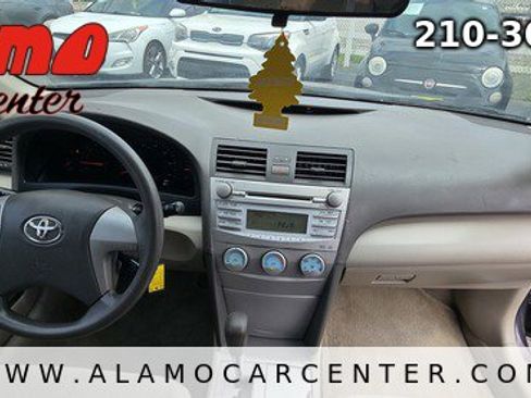 Used 2009 Toyota Camry LE FWD image 17