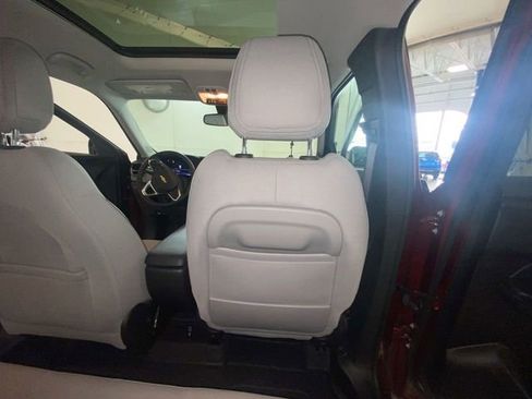Used 2024 Chevrolet TrailBlazer LT w/ Convenience Package FWD image 37