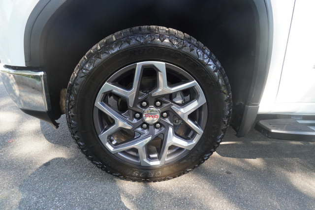Used 2022 GMC Sierra 1500 SLT w/ SLT Premium Plus Package AWD/4WD image 39