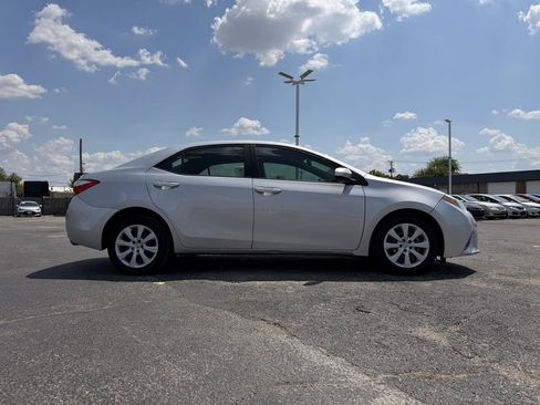 Used 2015 Toyota Corolla LE FWD image 4